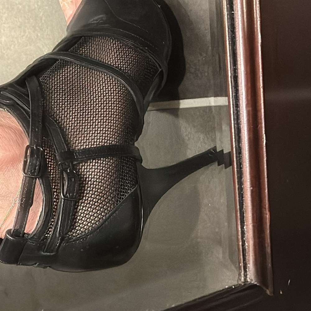 Givenchy - Picture 9 of 10
